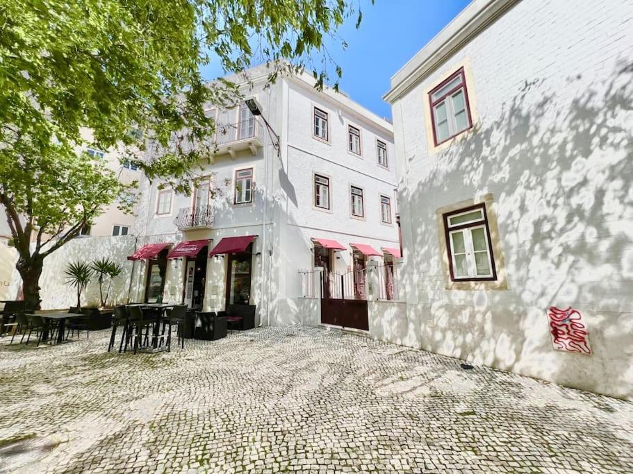 Vila Rosario 3 Studios With Patio By Homeful Homes Lisbon Exterior photo